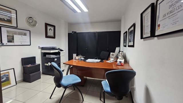 Kommersiell til salgs i Zona Rambla, Santa Cruz de Tenerife - € 275 000 (Ref: 8777974)