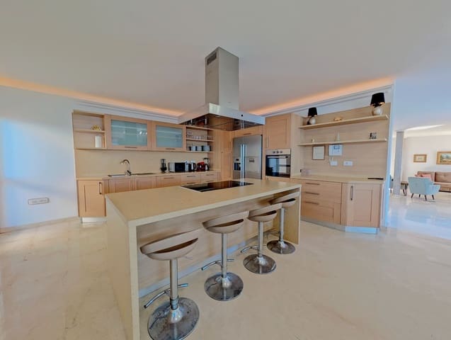 5 slaapkamer Villa te koop in El Sauzal met garage - € 2.800.000 (Ref: 8873967)