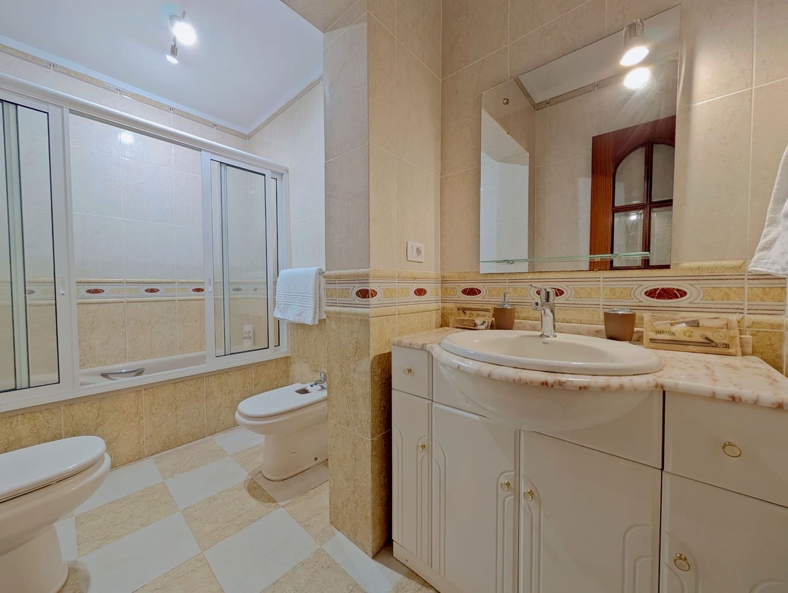 5 soveværelse Villa til salg i El Sauzal med garage - € 2.800.000 (Ref: 8873967)