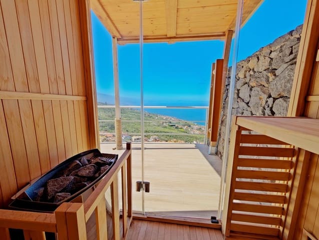 5 slaapkamer Villa te koop in El Sauzal met garage - € 2.800.000 (Ref: 8873967)