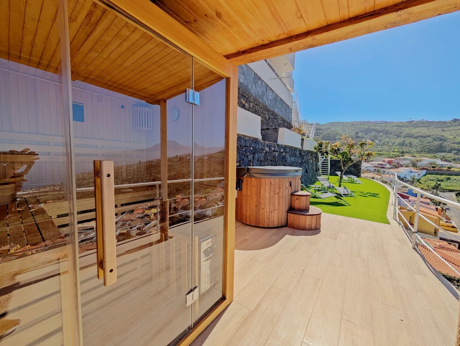 5 soveværelse Villa til salg i El Sauzal med garage - € 2.800.000 (Ref: 8873967)