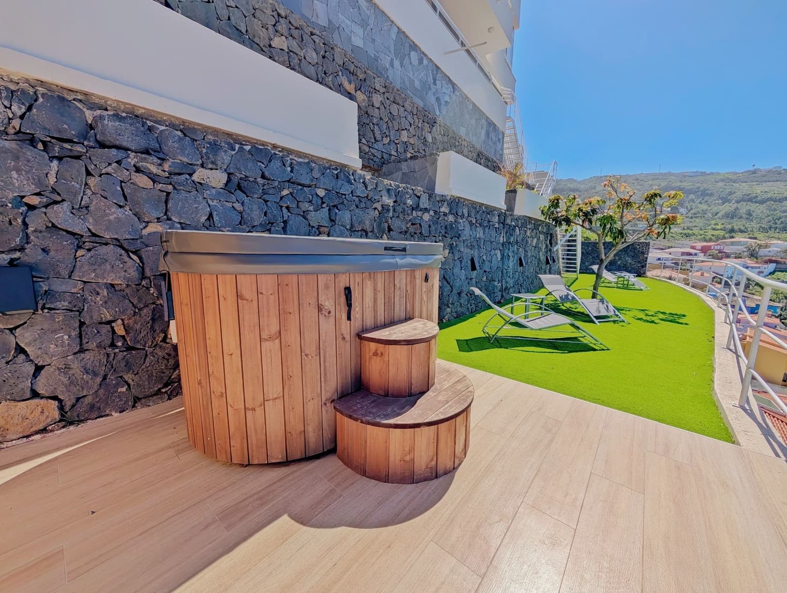 5 soveværelse Villa til salg i El Sauzal med garage - € 2.800.000 (Ref: 8873967)