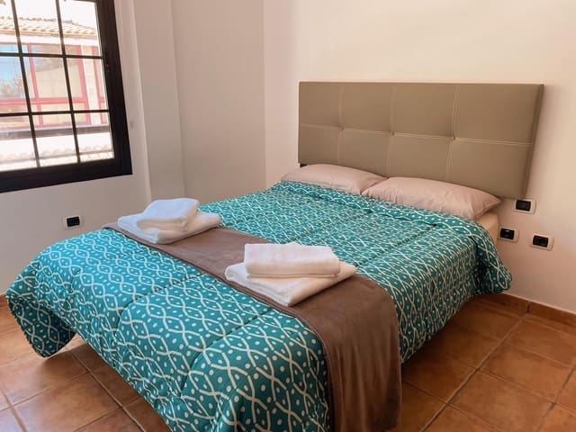 3 slaapkamer Villa te koop in El Sauzal met garage - € 590.000 (Ref: 8879472)