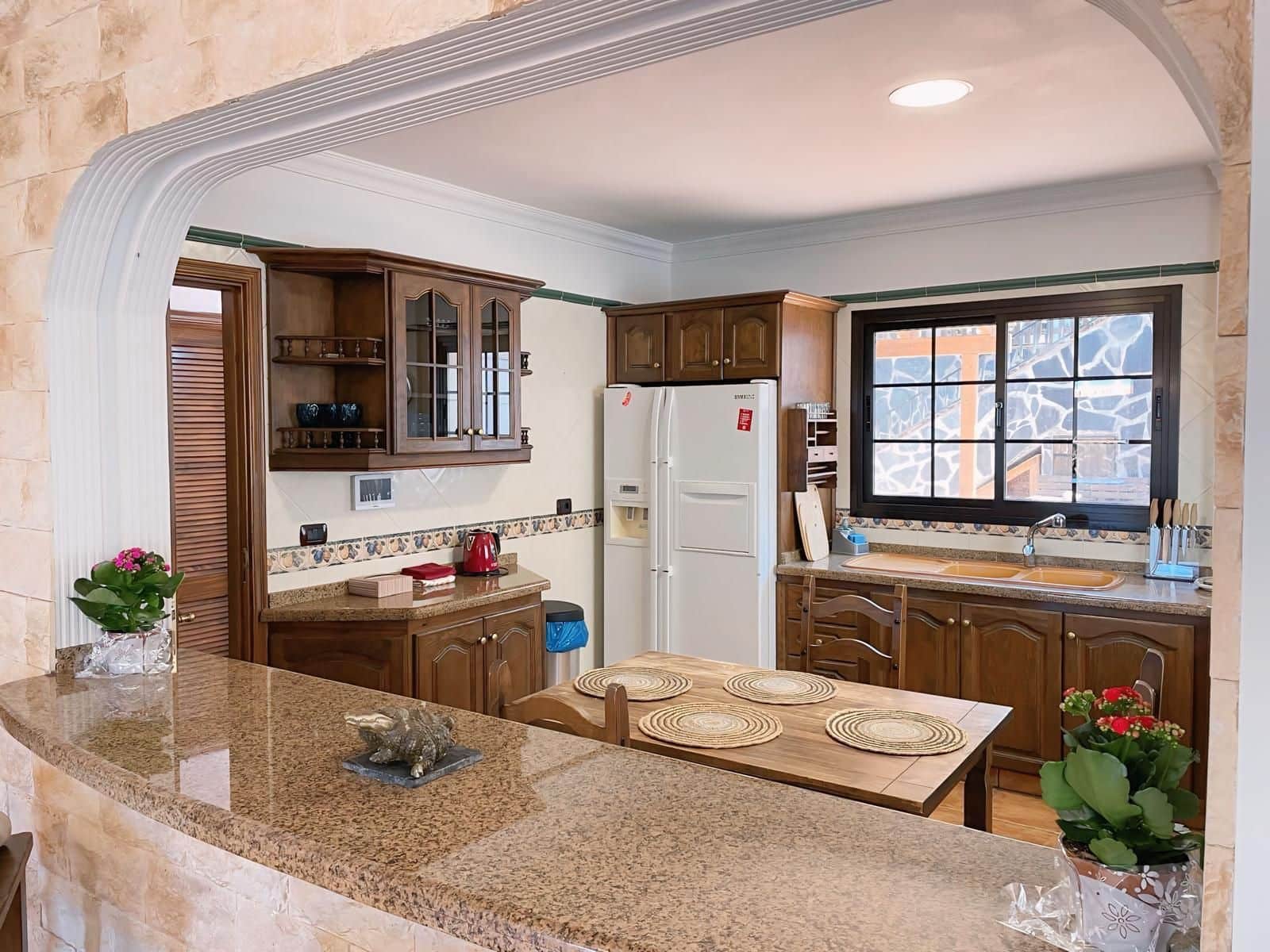 3 bedroom Villa for sale in El Sauzal with garage - € 590,000 (Ref: 8879472)