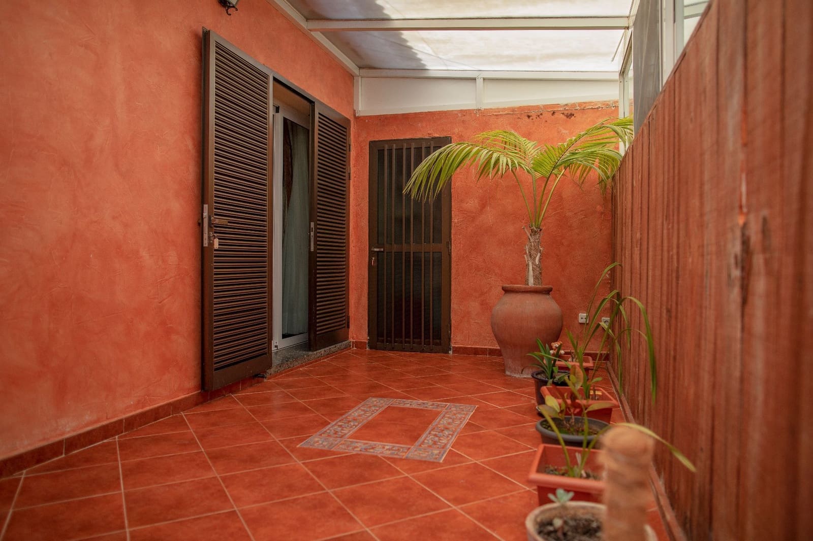 5 bedroom Villa for sale in La Esperanza with pool garage - € 700,000 (Ref: 8905026)