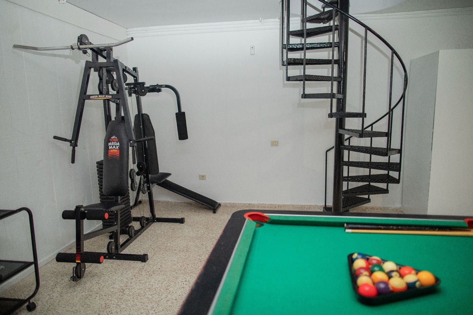 5 bedroom Villa for sale in La Esperanza with pool garage - € 700,000 (Ref: 8905026)