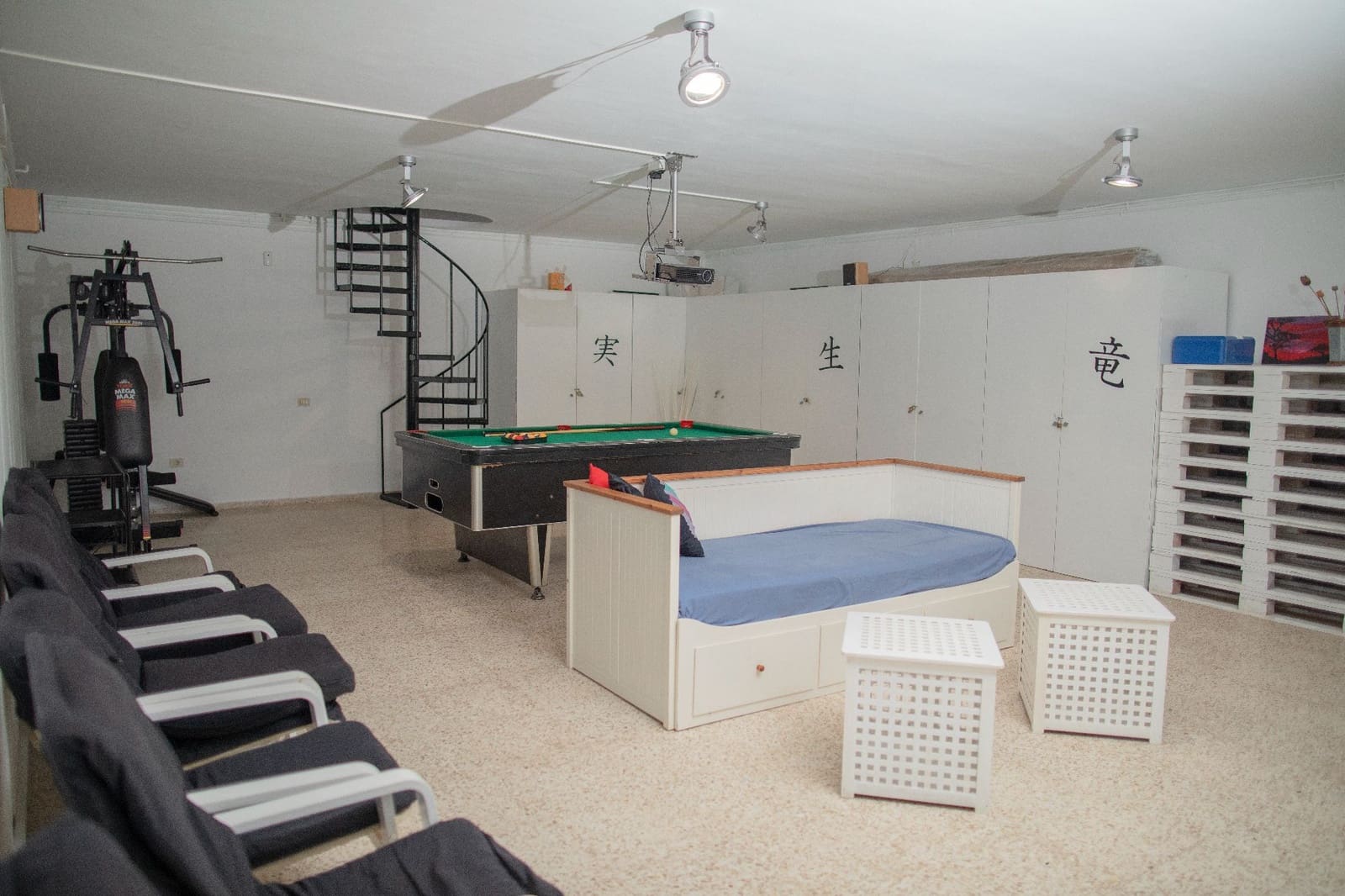 5 bedroom Villa for sale in La Esperanza with pool garage - € 700,000 (Ref: 8905026)