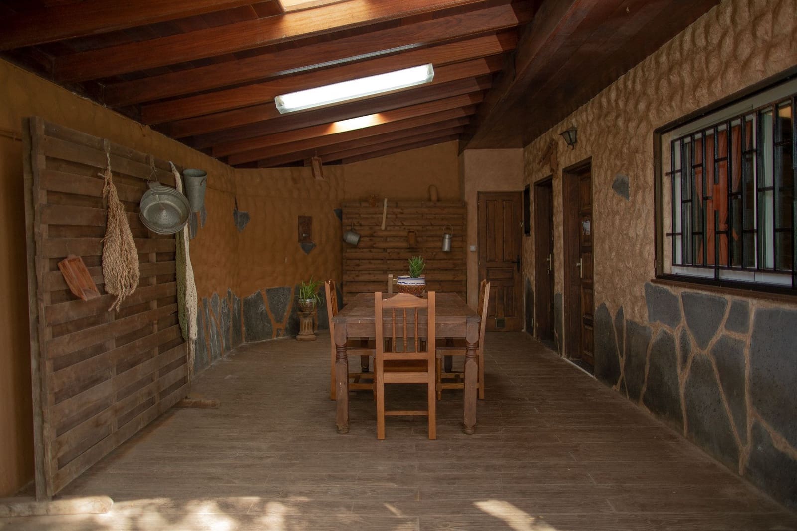 5 bedroom Villa for sale in La Esperanza with pool garage - € 700,000 (Ref: 8905026)
