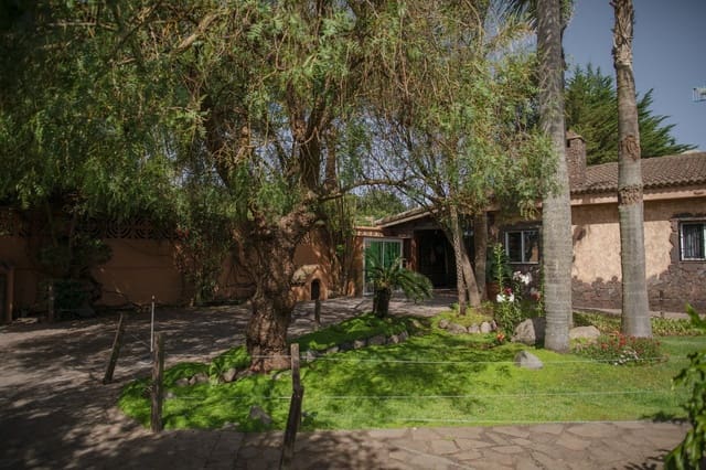 5 soveværelse Villa til salg i La Esperanza, El Rosario med swimmingpool garage - € 700.000 (Ref: 8905026)