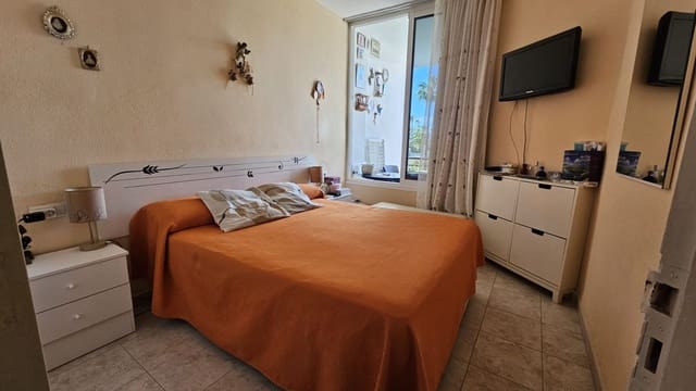 Piso de 1 habitación en Playa de las Américas, Adeje en venta con piscina garaje - 275.000 € (Ref: 8912634)