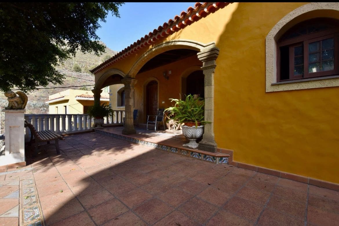 8 slaapkamer Villa te koop in San Cristobal de La Laguna met garage - € 870.000 (Ref: 8914799)