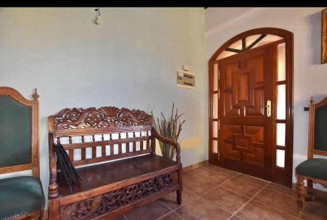 8 soverom Villa til salgs i San Cristóbal de La Laguna med garasje - € 870 000 (Ref: 8914799)