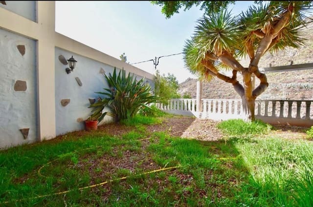 8 soverom Villa til salgs i San Cristóbal de La Laguna med garasje - € 870 000 (Ref: 8914799)