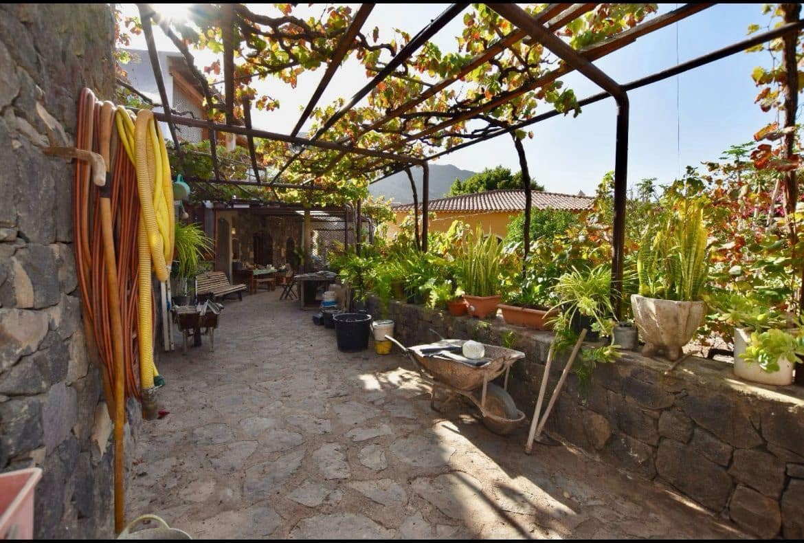 8 slaapkamer Villa te koop in San Cristobal de La Laguna met garage - € 870.000 (Ref: 8914799)