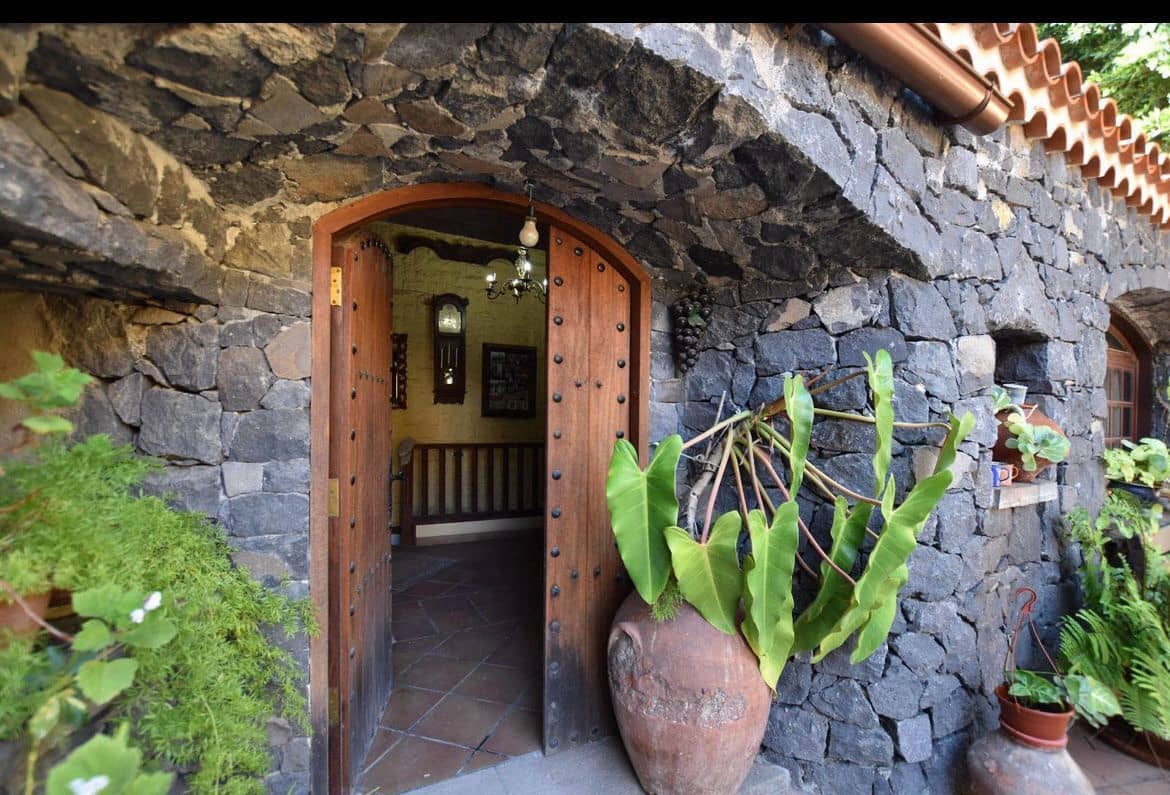 8 slaapkamer Villa te koop in San Cristobal de La Laguna met garage - € 870.000 (Ref: 8914799)