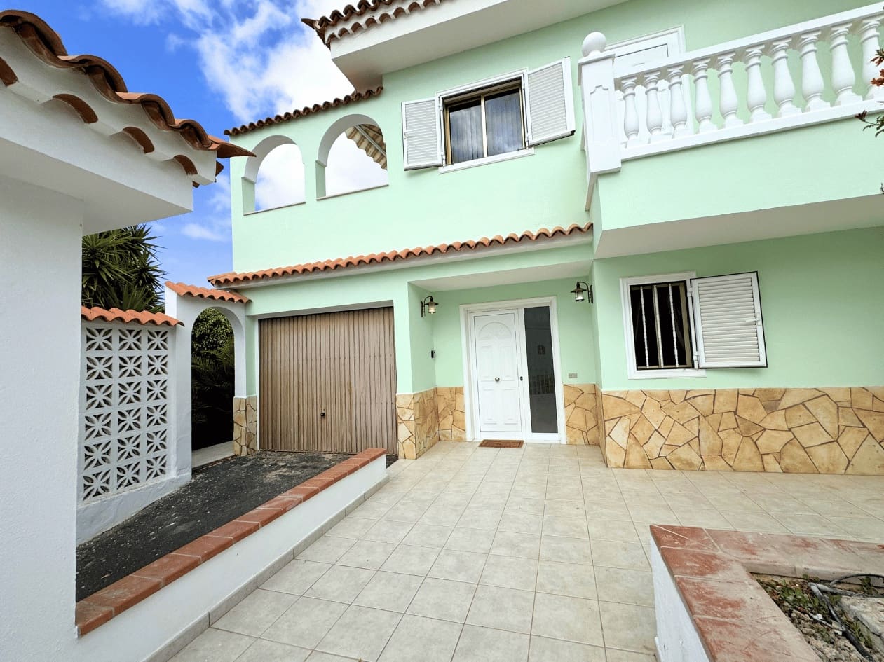 4 soveværelse Villa til salg i Arona - € 775.000 (Ref: 8926125)