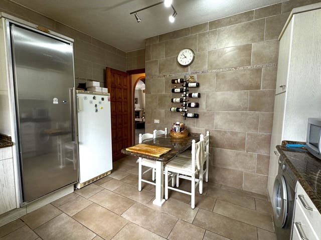 4 soveværelse Villa til salg i Arona - € 775.000 (Ref: 8926125)