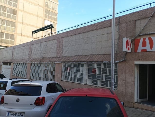 Kommersiell til salgs i Duggi, Santa Cruz de Tenerife med garasje - € 252 500 (Ref: 8956895)