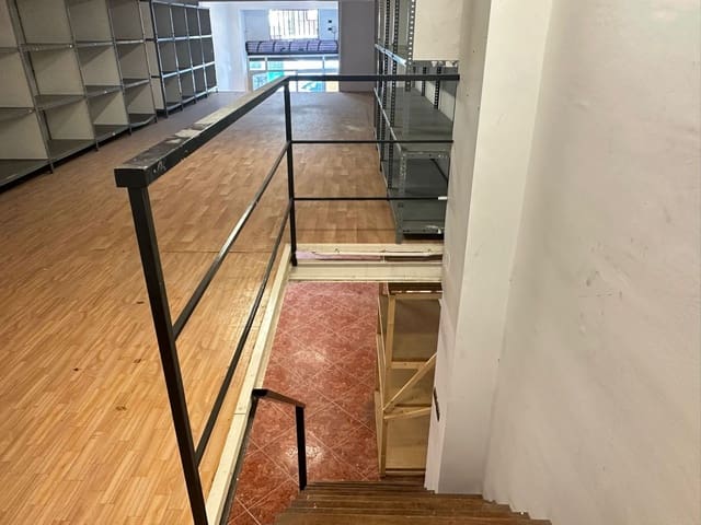 Commercieel te huur in Uruguay, Santa Cruz de Tenerife - € 700 (Ref: 8985498)