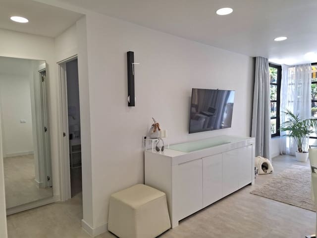 2 sovrum Lägenhet till salu i Playa de las Americas, Arona med pool - 599 000 € (Ref: 9106329)