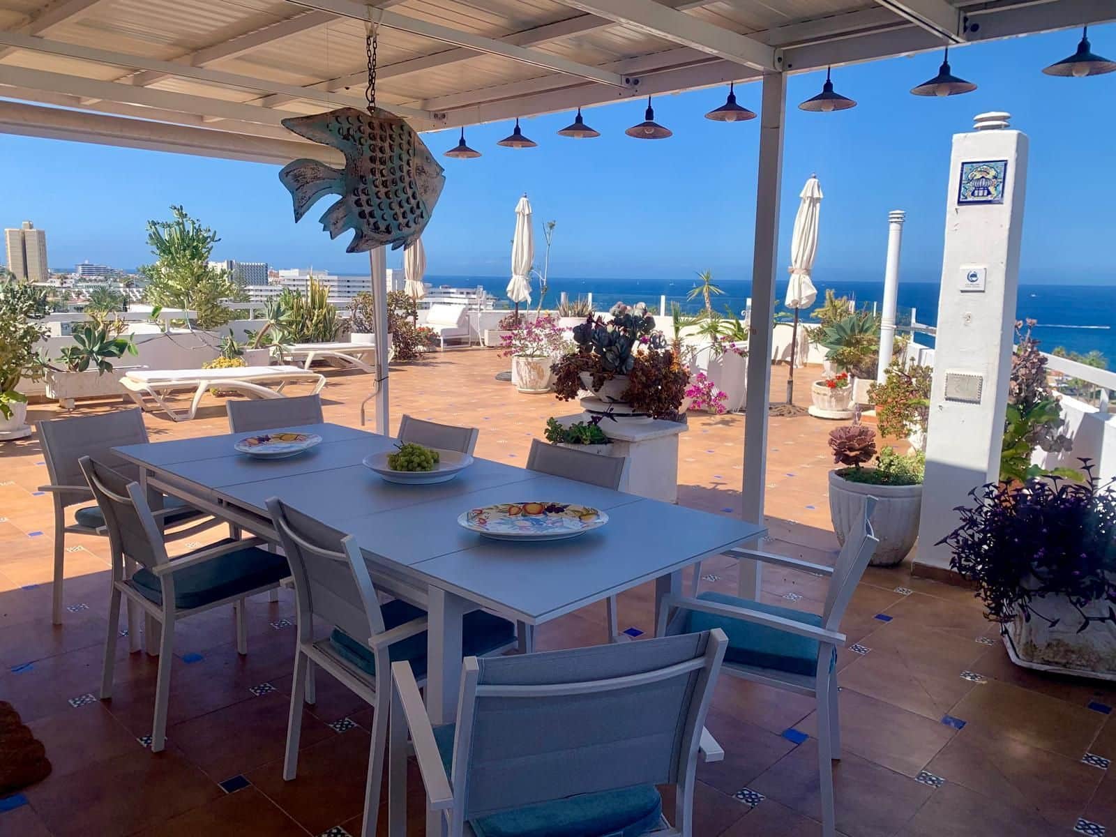 3 chambre Penthouse à vendre à Costa Adeje avec piscine garage - 915 000 € (Ref: 9151737)