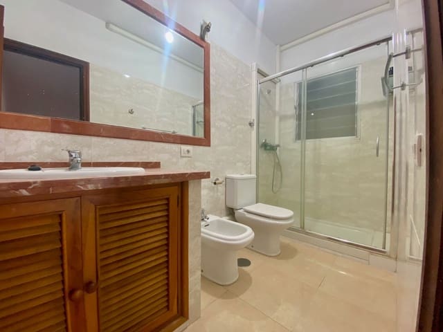 5 makuuhuone Asunto myytävänä paikassa Las Mimosas, Santa Cruz de Tenerife mukana 
autotalli - 620 000 € (Ref: 9188102)