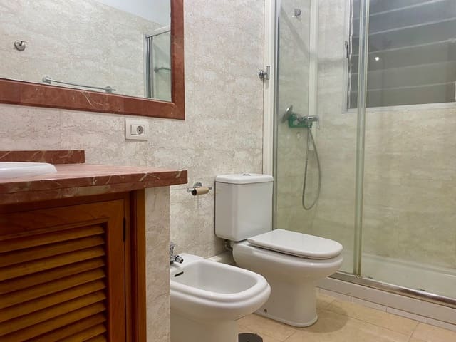 5 makuuhuone Asunto myytävänä paikassa Las Mimosas, Santa Cruz de Tenerife mukana 
autotalli - 620 000 € (Ref: 9188102)