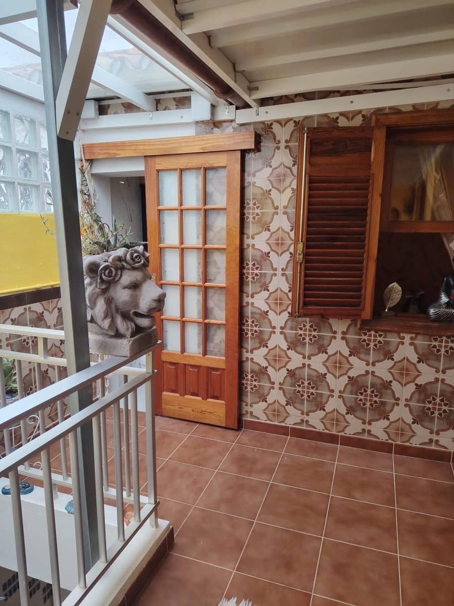3 soveværelse Semi-Rækkehus til salg i Santa Cruz de Tenerife - € 250.000 (Ref: 9202225)