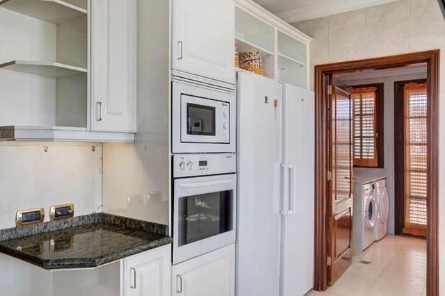 6 slaapkamer Villa te koop in Barranco Hondo, Candelaria met zwembad garage - € 975.000 (Ref: 9228299)