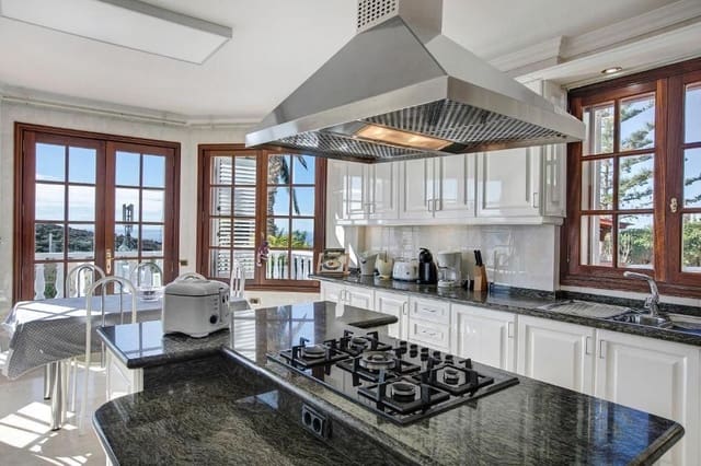 6 slaapkamer Villa te koop in Barranco Hondo, Candelaria met zwembad garage - € 975.000 (Ref: 9228299)