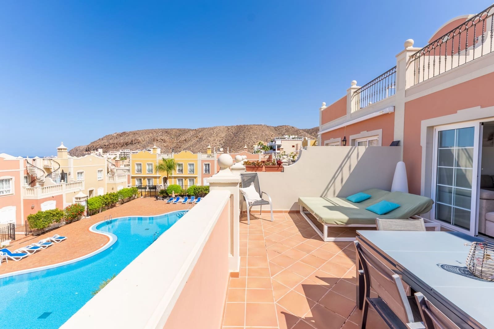 2 bedroom Townhouse for sale in Arona with garage - € 476,000 (Ref: 9310521)