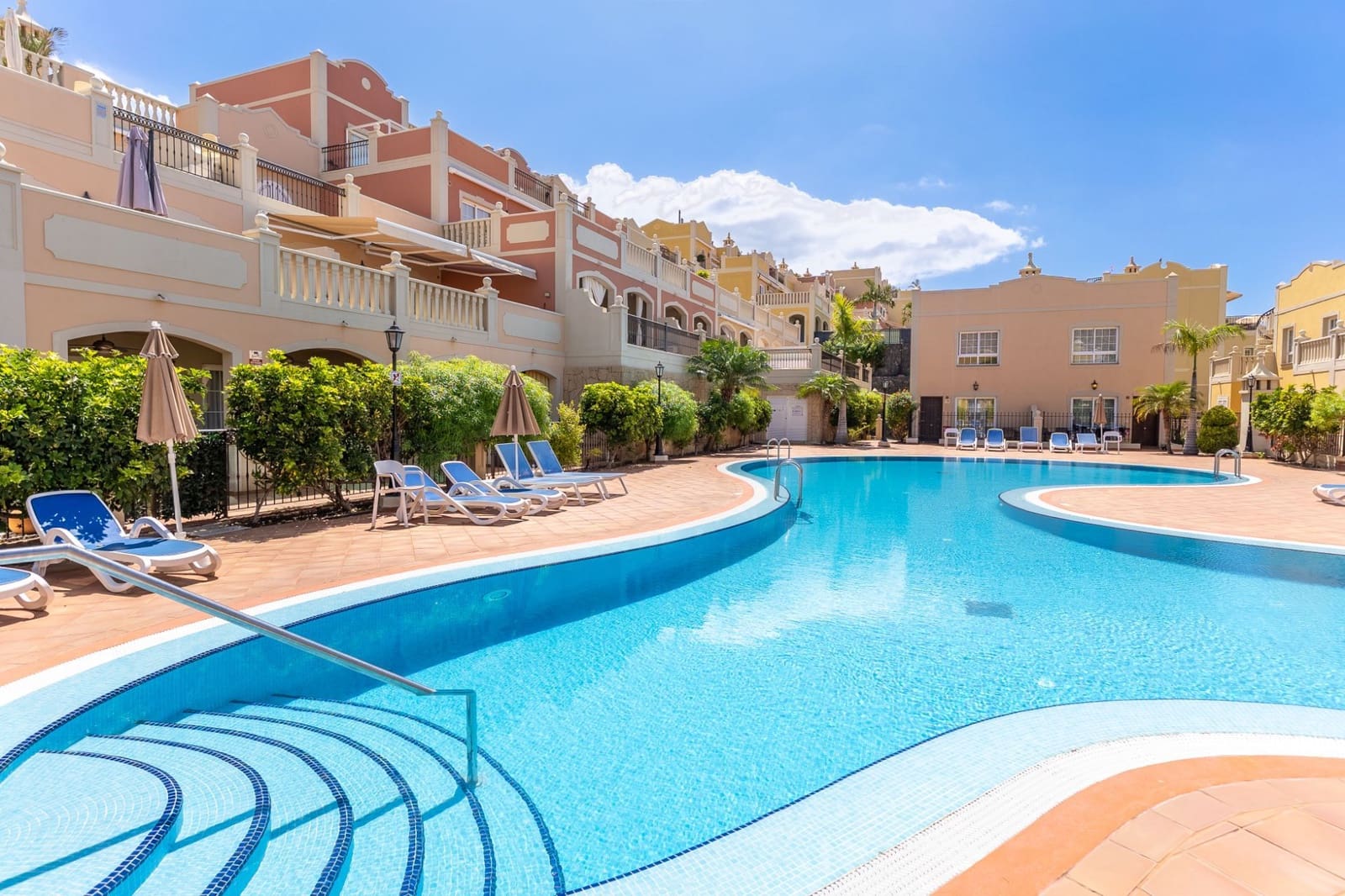 2 bedroom Townhouse for sale in Arona with garage - € 476,000 (Ref: 9310521)