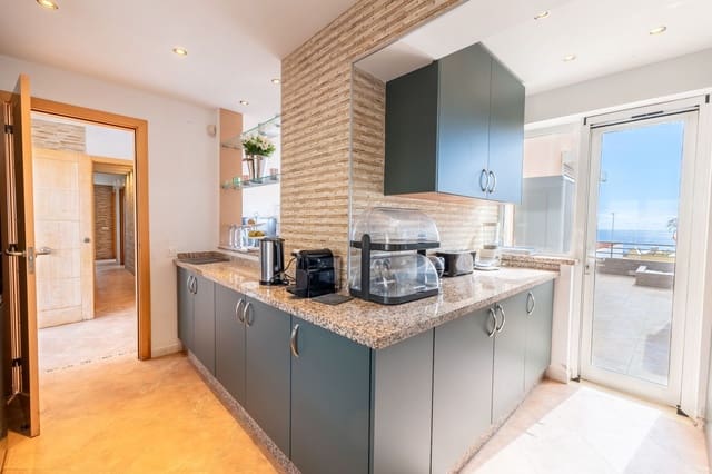 3 chambre Villa/Maison à vendre à Playa de Fañabé Alto, Adeje avec piscine garage - 1 100 000 € (Ref: 9326034)