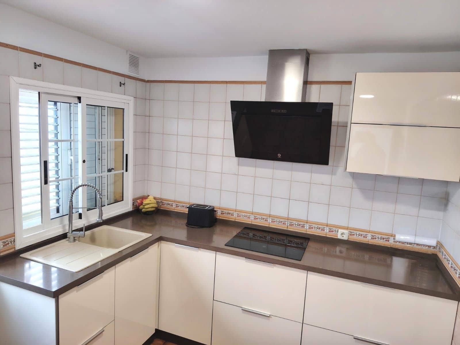 3 quarto Moradia Geminada para venda em Santa Cruz de Tenerife com garagem - 425 000 € (Ref: 9349060)