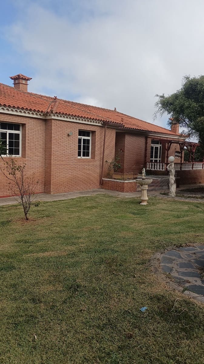 3 slaapkamer Villa te koop in Tacoronte met garage - € 750.000 (Ref: 9353225)