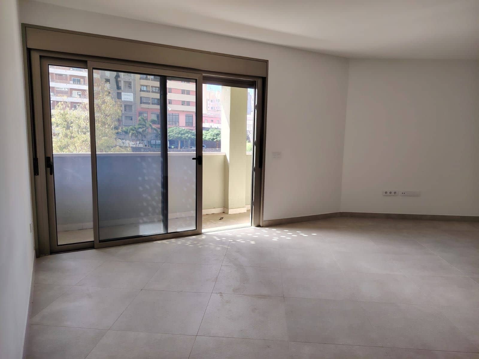 3 soverom Leilighet til salgs i Santa Cruz de Tenerife med garasje - € 480 000 (Ref: 9362005)