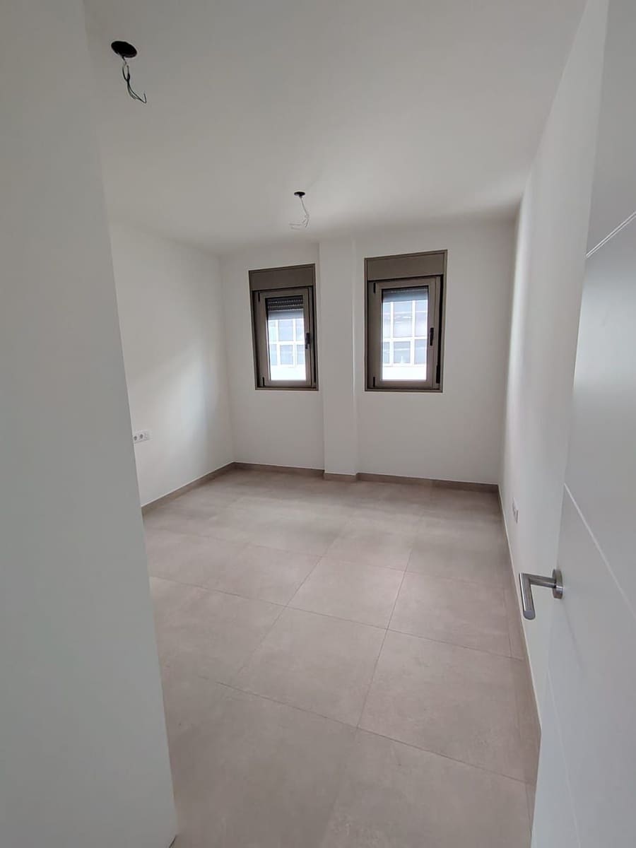 3 soverom Leilighet til salgs i Santa Cruz de Tenerife med garasje - € 480 000 (Ref: 9362005)