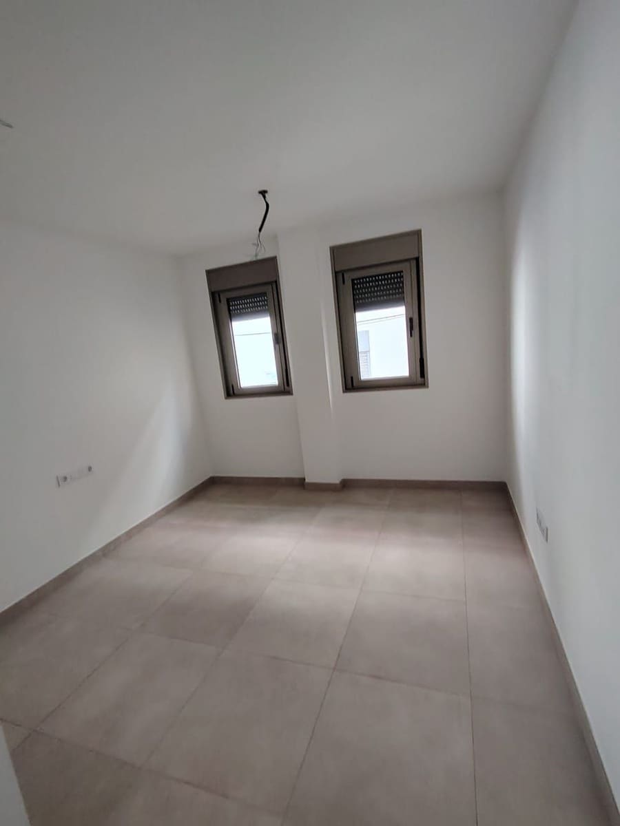 3 soverom Leilighet til salgs i Santa Cruz de Tenerife med garasje - € 472 000 (Ref: 9362006)