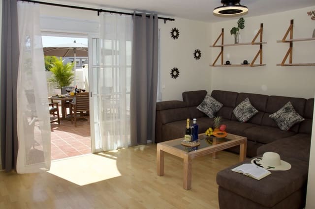 3 makuuhuone Paritalo myytävänä paikassa Chayofa, Arona mukana uima-altaan 
autotalli - 490 000 € (Ref: 9385177)