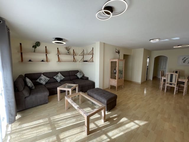 3 makuuhuone Paritalo myytävänä paikassa Chayofa, Arona mukana uima-altaan 
autotalli - 490 000 € (Ref: 9385177)