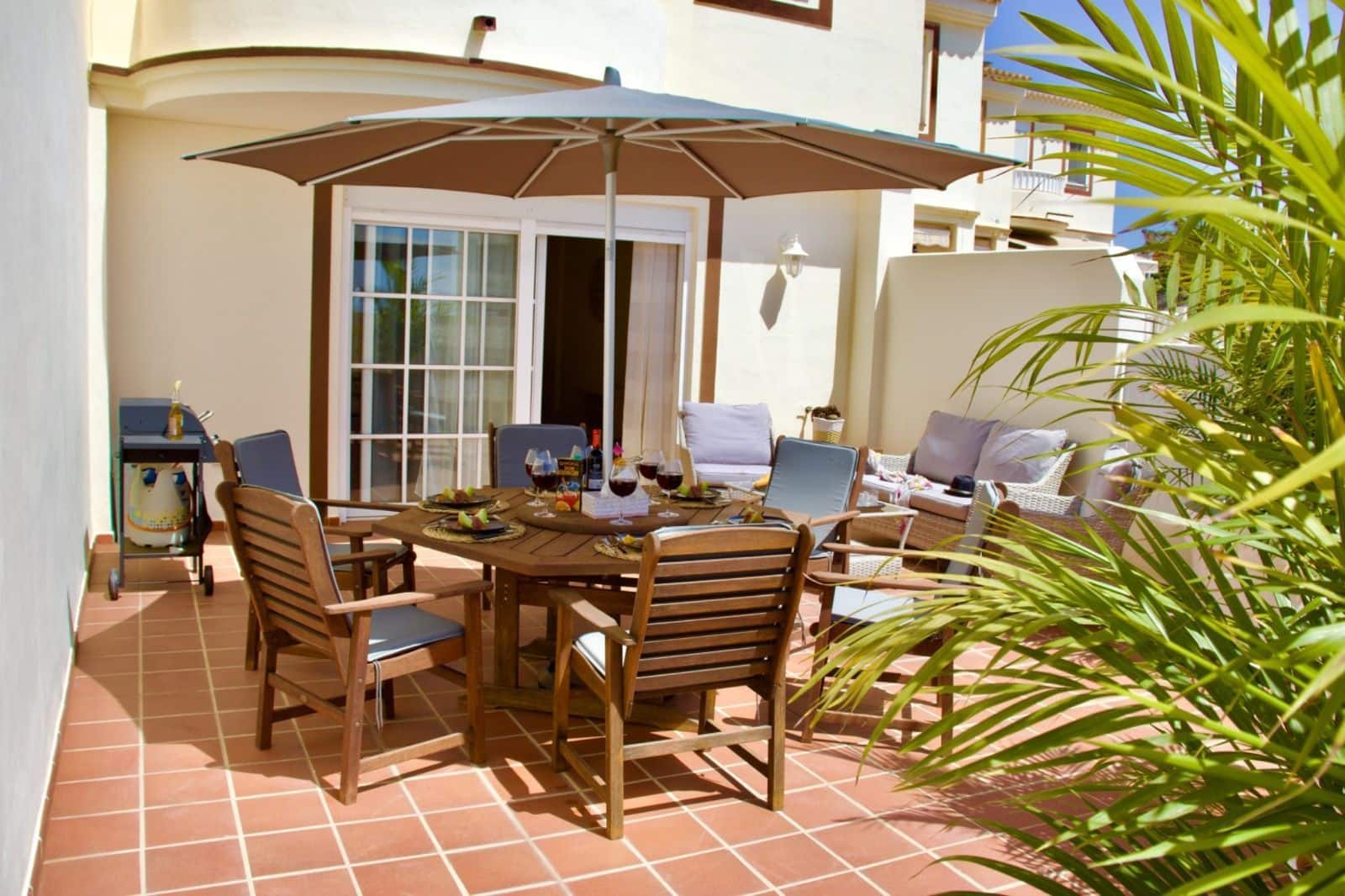 3 soverom Kjedet enebolig til salgs i Chayofa med svømmebasseng garasje - € 490 000 (Ref: 9385177)