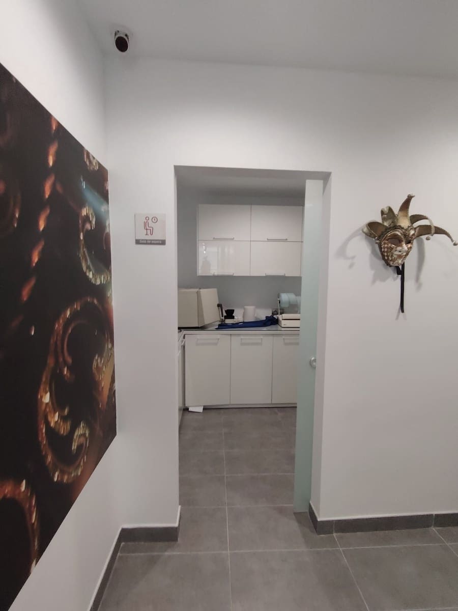 Comercial para venda em Arona - 480 000 € (Ref: 9390303)