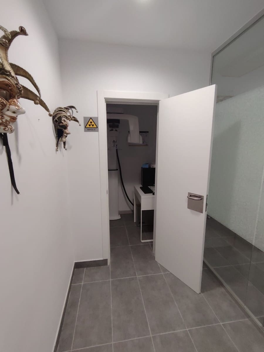 Comercial para venda em Arona - 480 000 € (Ref: 9390303)