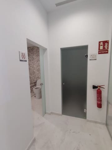 Erhverv til salg i Arona - € 480.000 (Ref: 9390303)