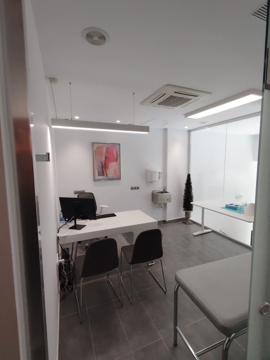 Comercial para venda em Arona - 480 000 € (Ref: 9390303)