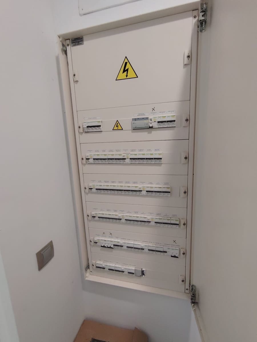 Comercial para venda em Arona - 480 000 € (Ref: 9390303)