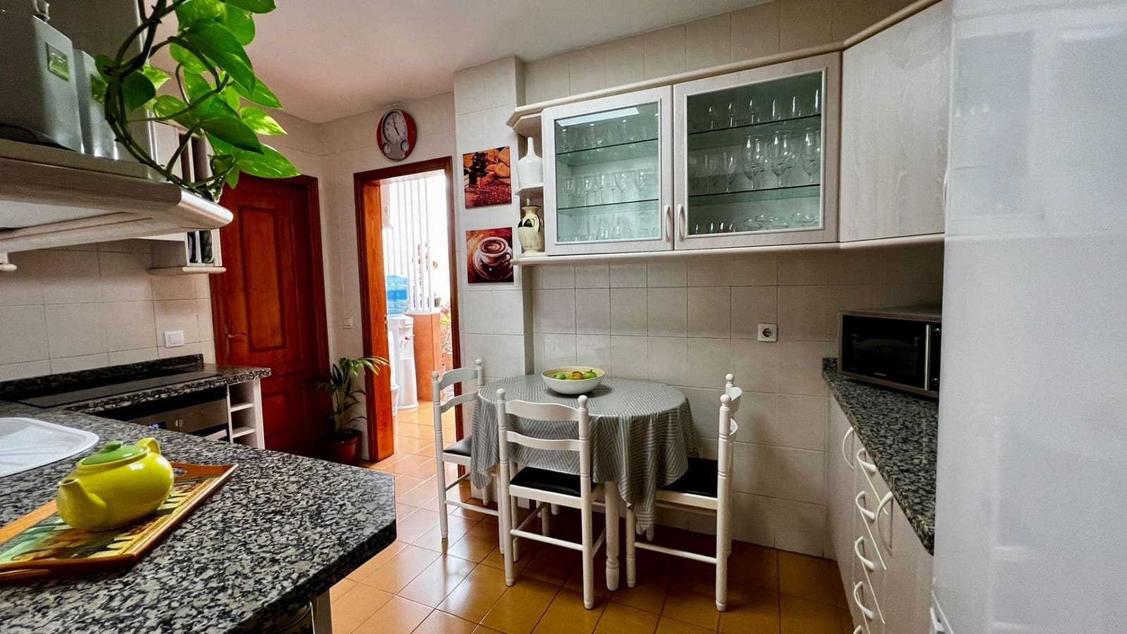 4 bedroom Flat for sale in Adeje - € 299,250 (Ref: 9390304)