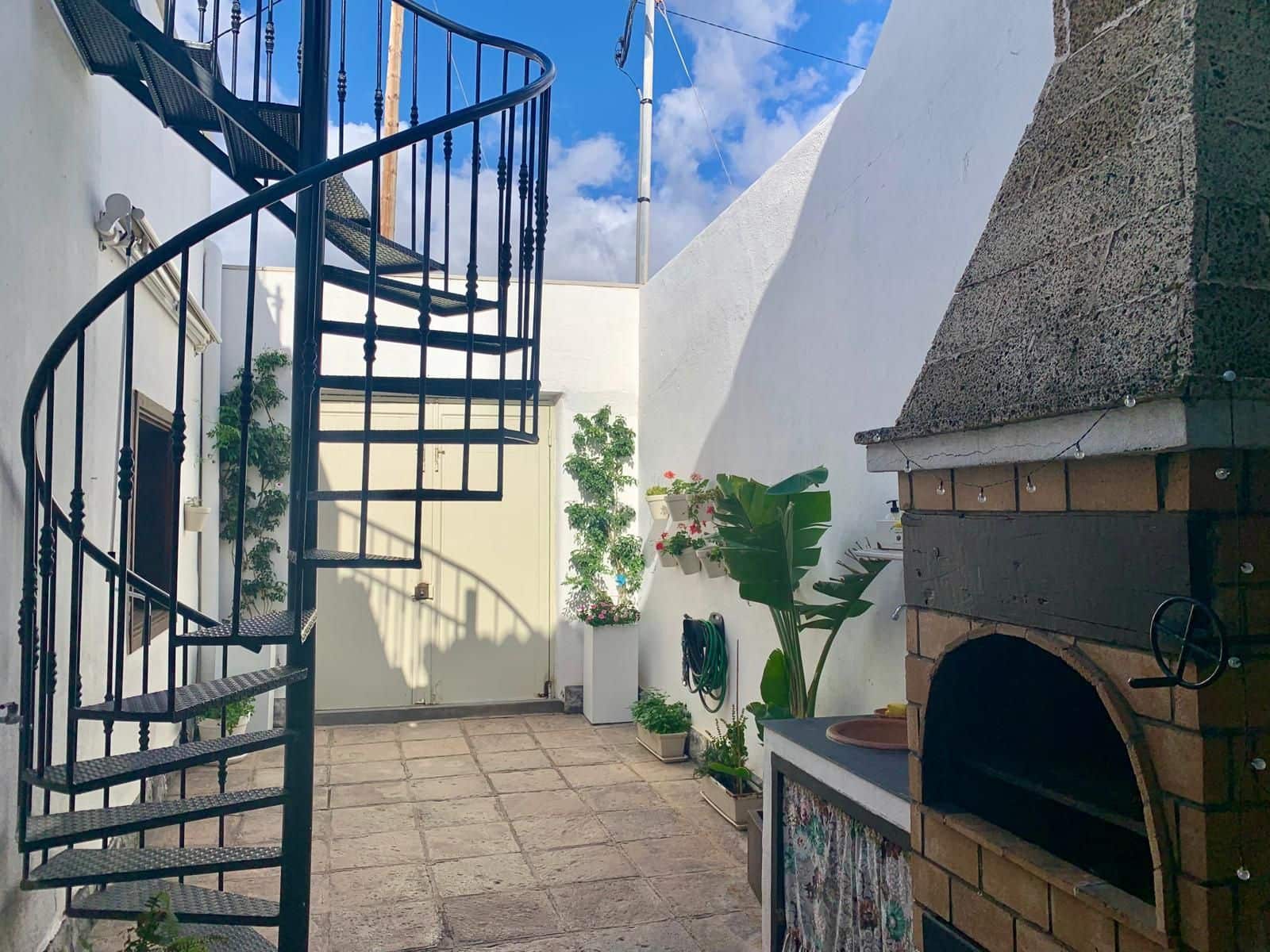 2 bedroom Villa for sale in Granadilla de Abona - € 316,000 (Ref: 9398225)