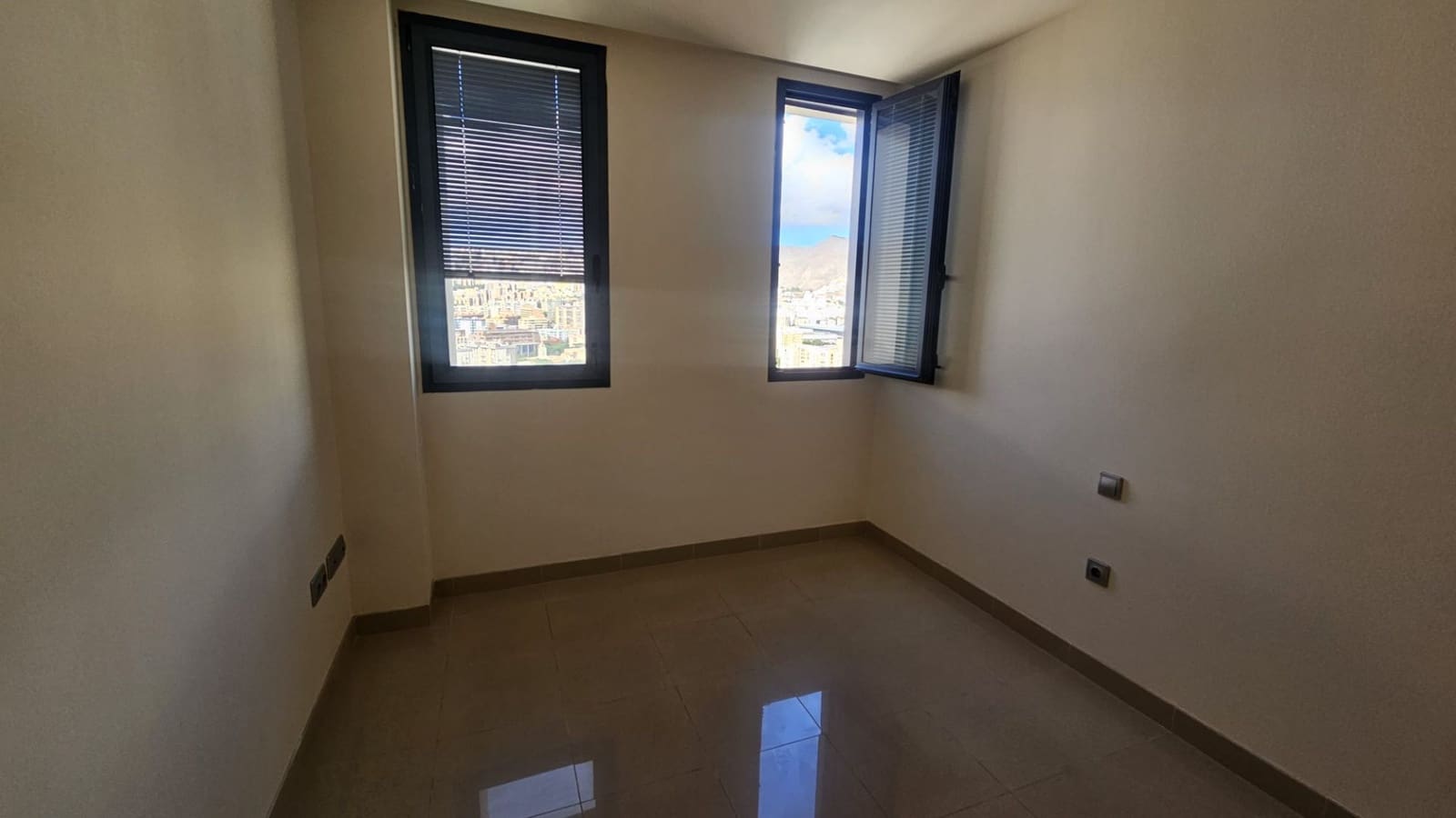 2 makuuhuone Asunto myytävänä paikassa Santa Cruz de Tenerife mukana 
autotalli - 380 000 € (Ref: 9415681)