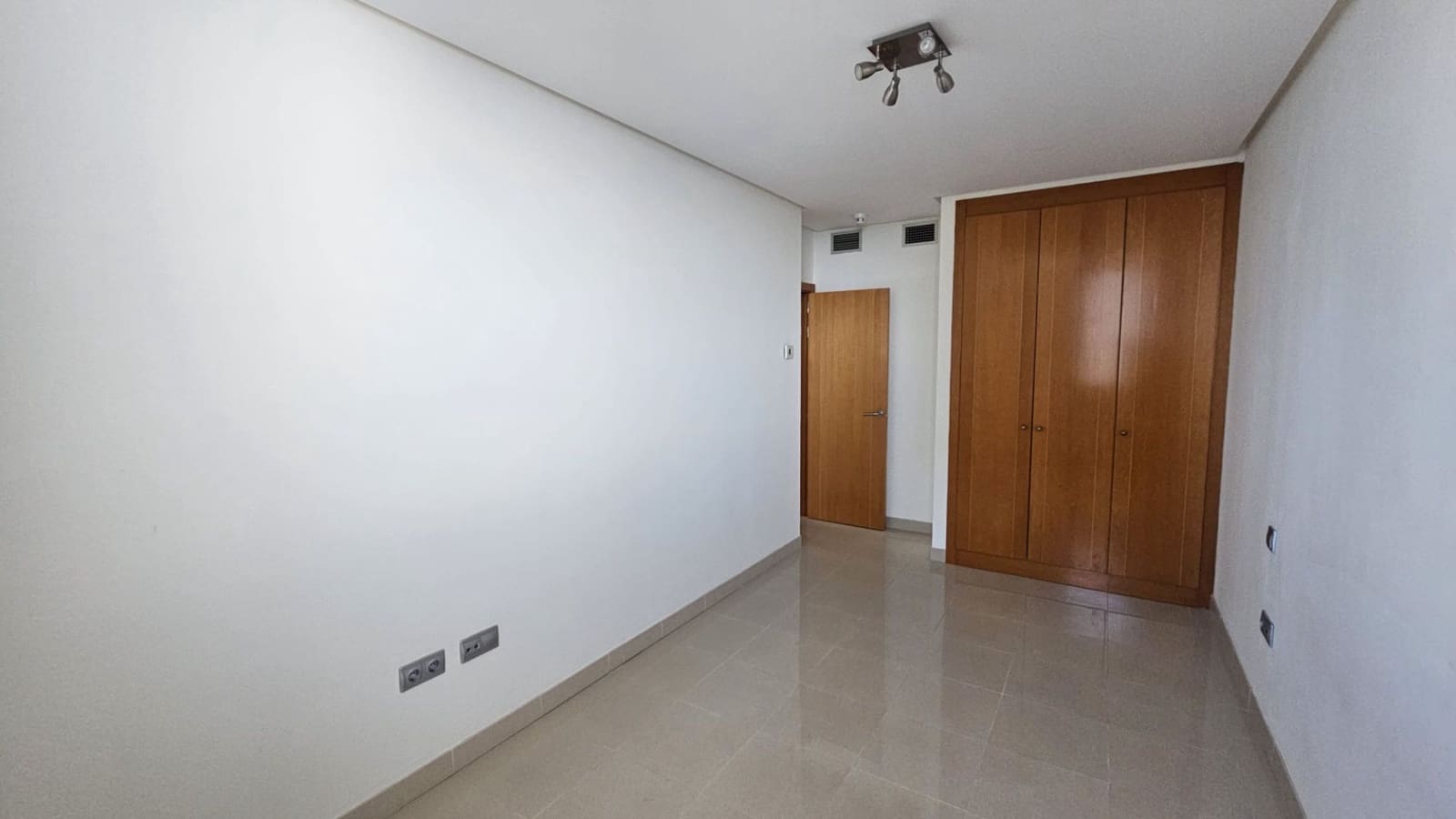 2 makuuhuone Asunto myytävänä paikassa Santa Cruz de Tenerife mukana 
autotalli - 380 000 € (Ref: 9415681)